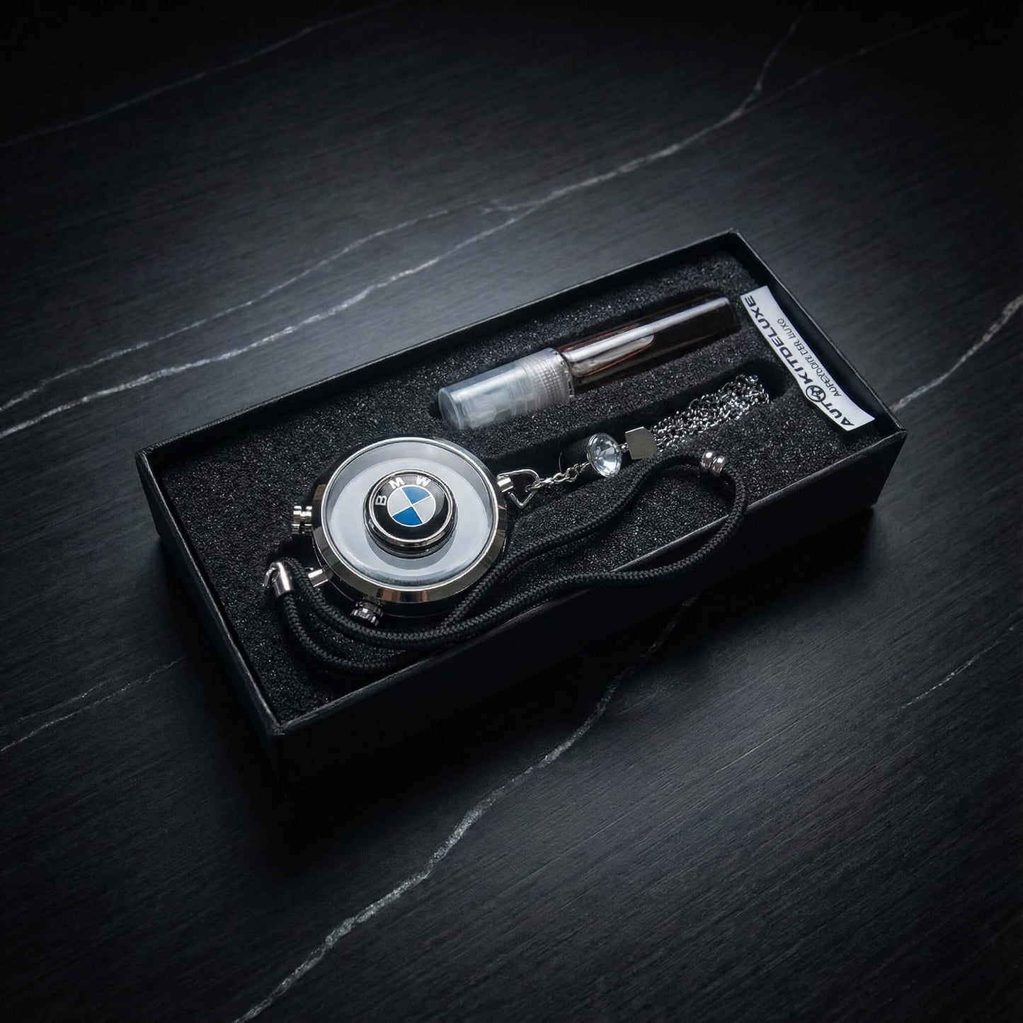 PARFUM DE VOITURE AVEC LOGO (Parfum inclus)